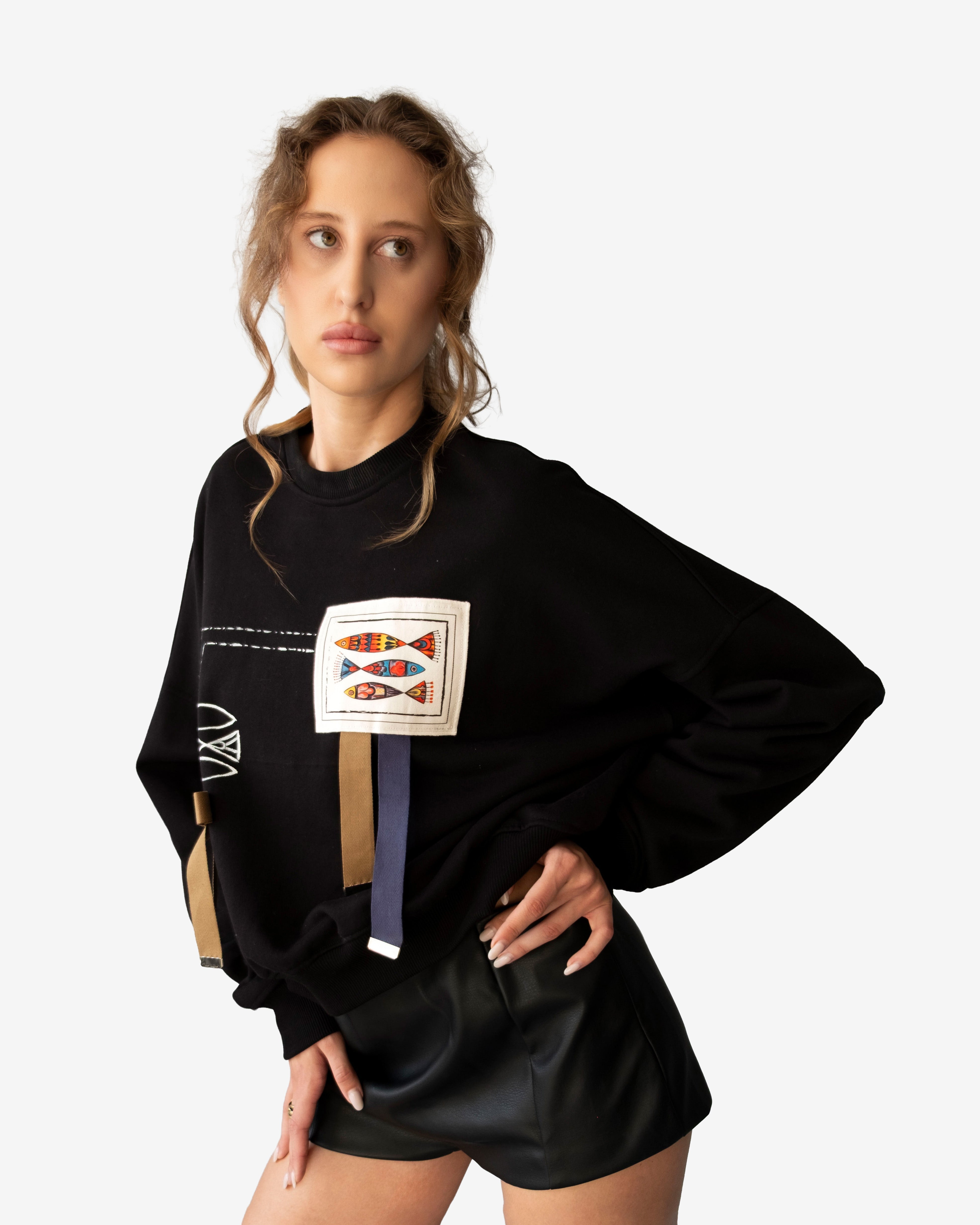 Cropped hand-painted fish crewneck sweatshirt with patchwork and ribbon details in soft cotton French terry