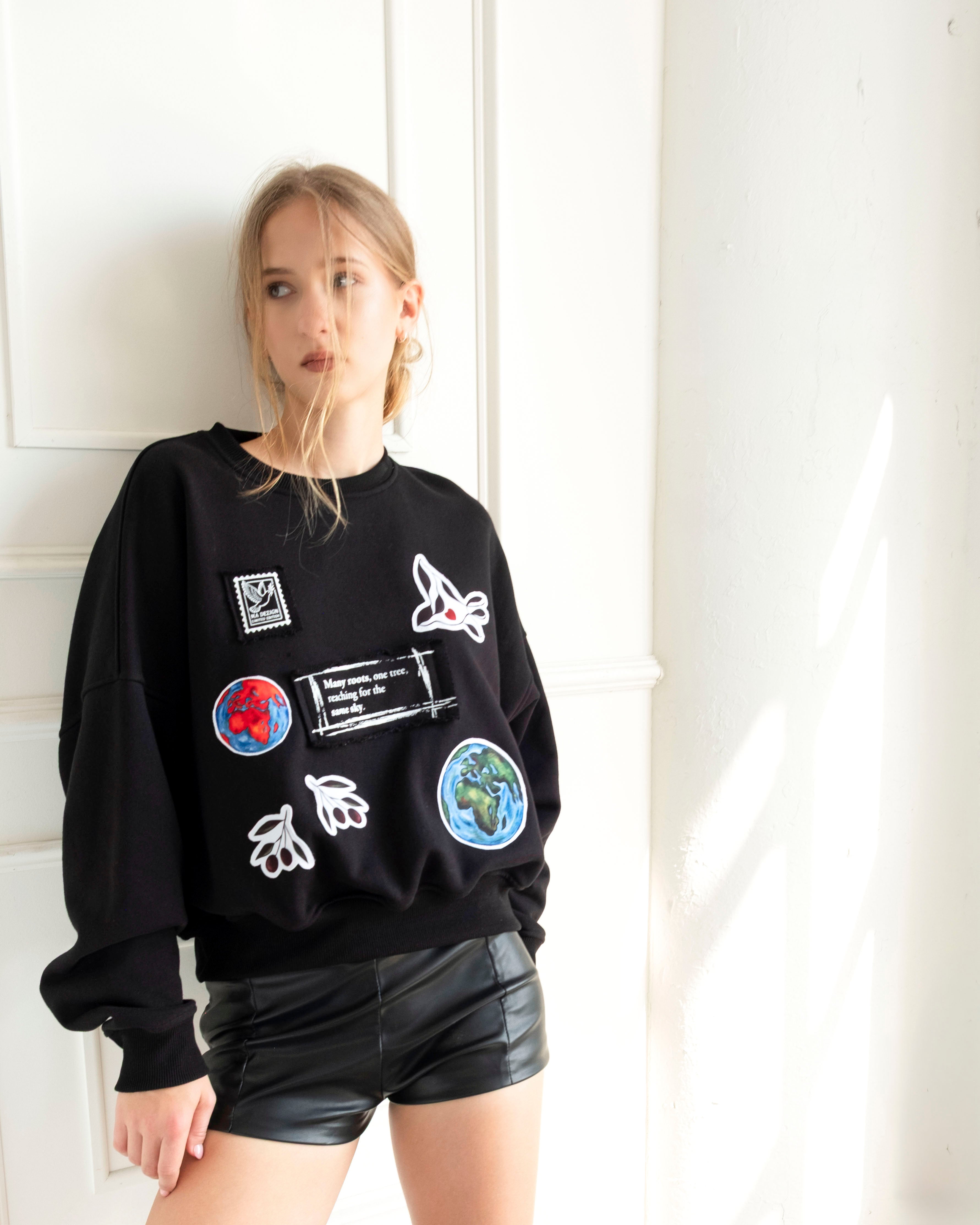 Unity World Cropped Crewneck